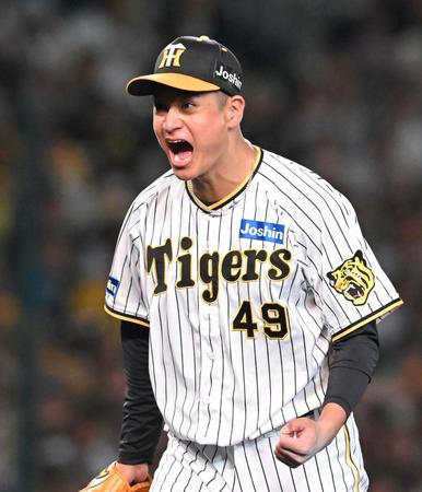 　５回、上本を三振に仕留め、雄たけびを上げる大竹（撮影・高部洋祐）