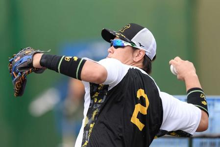 　懸命にリハビリを続ける梅野