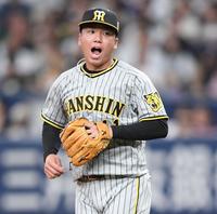 　２回、紅林を三振に斬り、ほえる村上（撮影・中田匡峻）