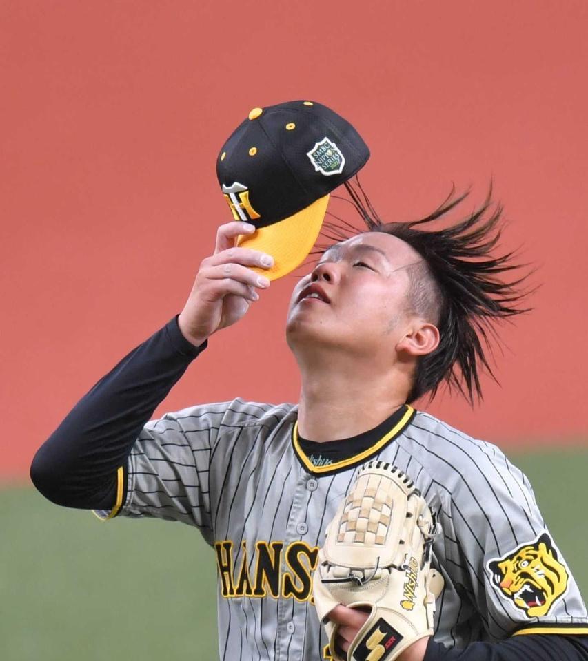 　４回、４点目を失い、降板する西勇