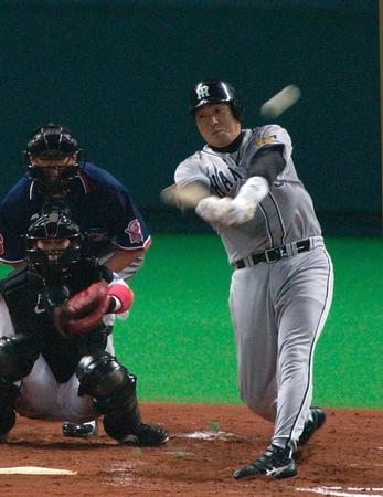 　第７戦の９回、広沢が本塁打を放つ