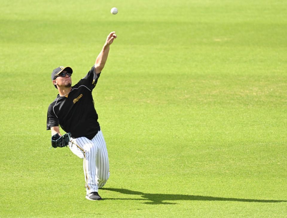 　調整する伊藤将