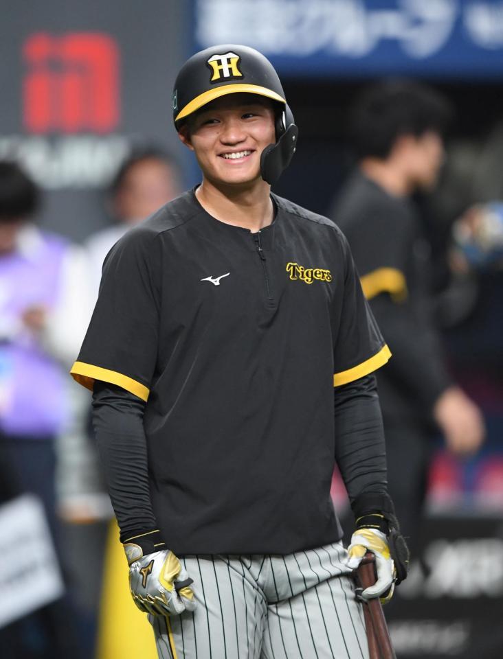 　笑顔を見せる森下（撮影・中田匡峻）