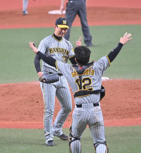 阪神タイガース 岩貞祐太投手 岩崎優投手 写真 (前のカレンダー