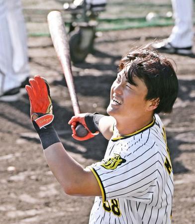 　ロングティーをして打ち込む前川（撮影・立川洋一郎）