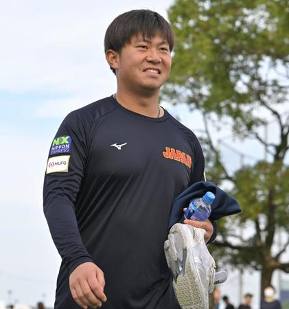 　練習を終え、引き揚げる桐敷（撮影・中田匡峻）