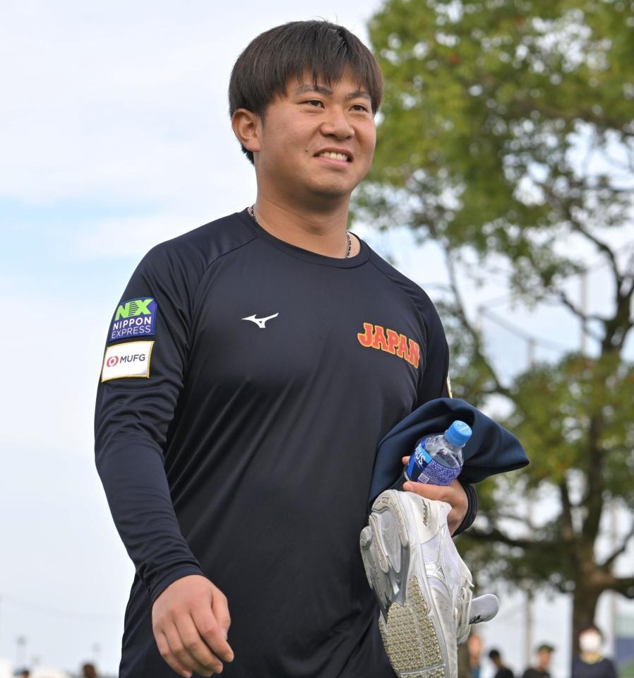 　練習を終え、引き揚げる桐敷（撮影・中田匡峻）