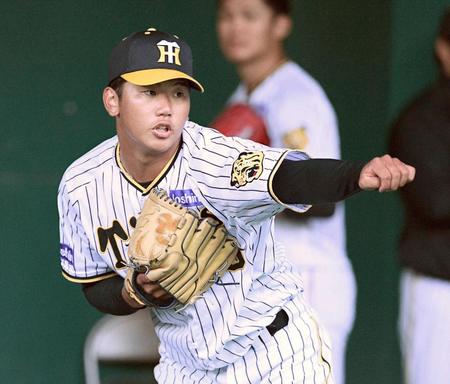 　ブルペンで投げ込む門別（撮影・石井剣太郎）