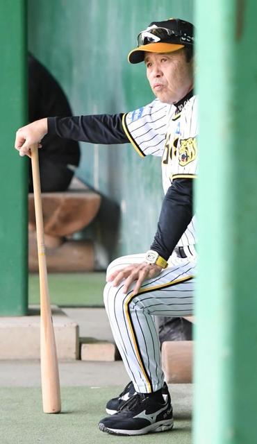 レア❗️新品未使用❗️元阪神タイガース　ユニフォーム　サイン入り　Ｍ　Ｌ　岡田監督他 レア❗️新品未使用❗️元阪神タイガース ユニフォーム サイン入り M