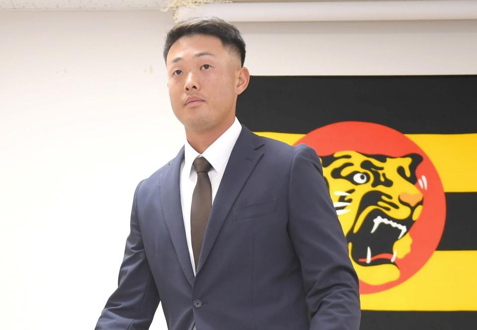 会見を終えた高浜（撮影・北村雅宏）