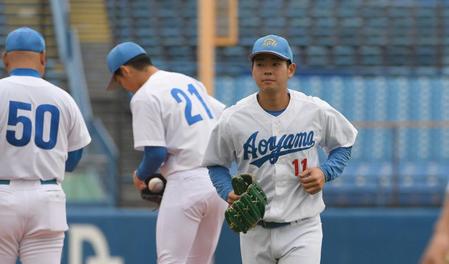 　７回途中２失点で降板する青学大・下村海翔（撮影・佐々木彰尚）