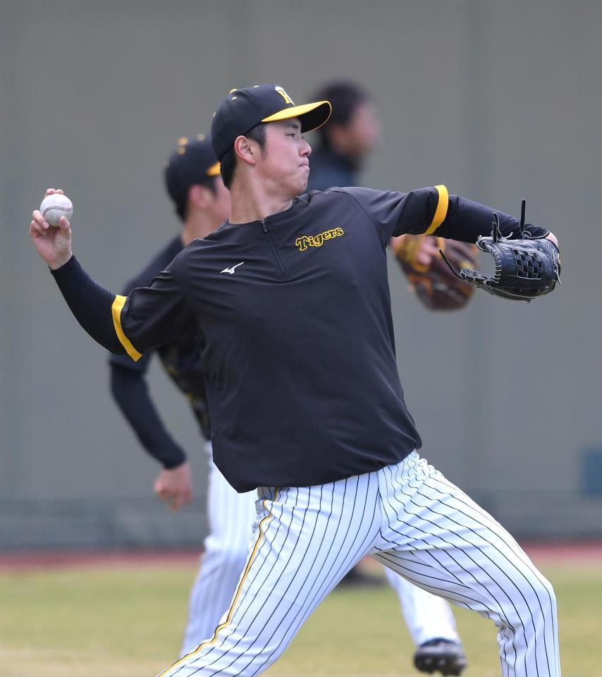 　キャッチボールする浜地（撮影・北村雅宏）