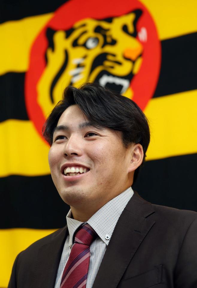 　契約更改を終え会見する馬場（撮影・山口登）