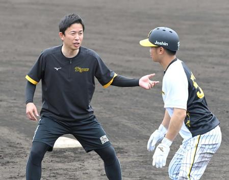 阪神連覇へ　２年連続で鳥谷氏＆赤星氏呼ぶ　岡田監督「決まってるよ」来春Ｃで臨時コーチ