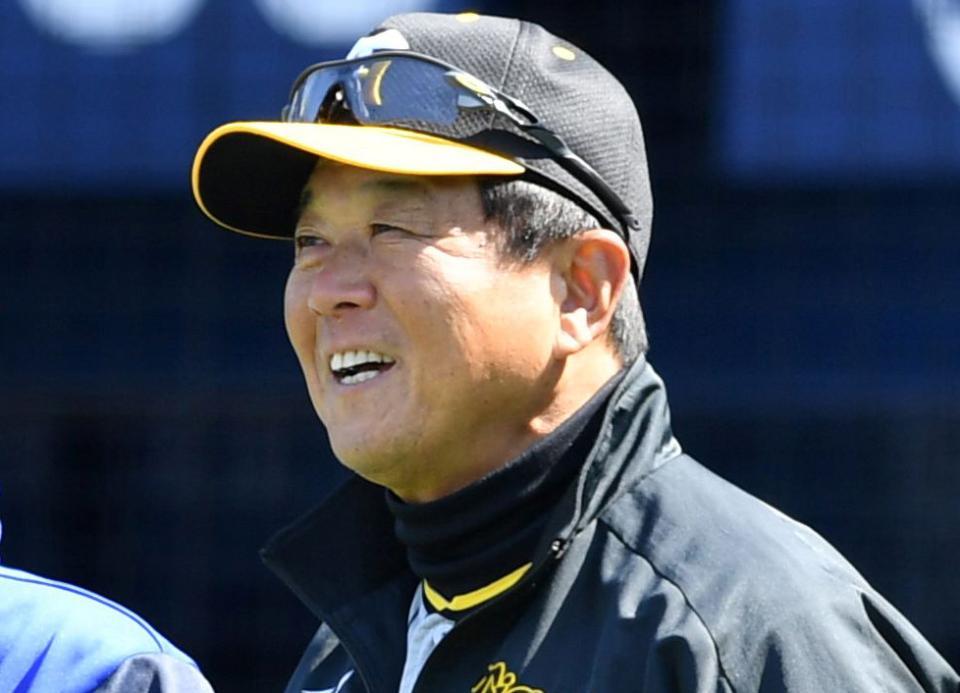 　阪神・平田勝男ヘッドコーチ