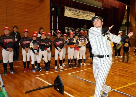 阪神・小野寺　ＤｅＮＡ三浦監督から「毎年俺の時ばっか打ちよんねん」と“苦情”　奈良県人会の野球教室に参加