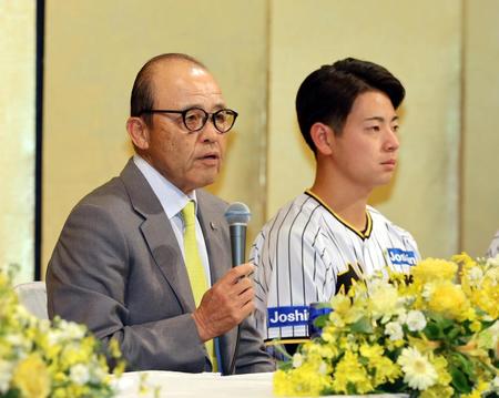 阪神・岡田監督　新人の「“普通”のレベルが上がってきた」「チームとして理想やんか」【一問一答】