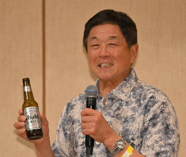 阪神 平田ヘッドがまた爆笑中締めあいさつ 壇上でビール要求からの「円