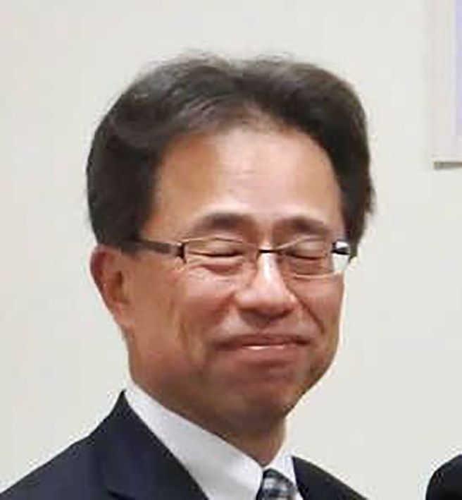 　粟井一夫氏