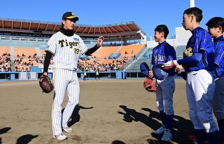 阪神・高橋、復活へ決意「来年はたくさん僕の姿をテレビで見せたい」　岩崎らと静岡県人会で野球教室