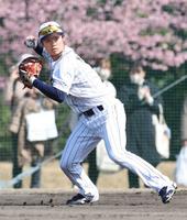 　侍ＪＡＰＡＮの合宿で練習をする中野＝２月、宮崎