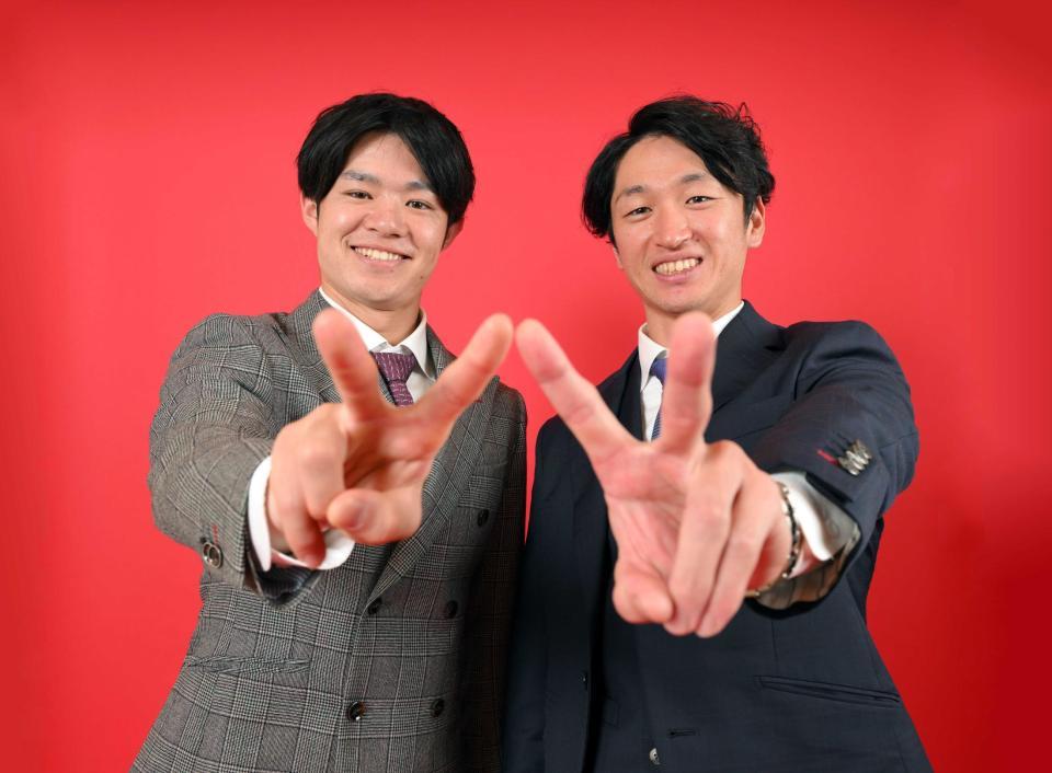 　連覇に向けて共闘を誓う（左から）中野と近本