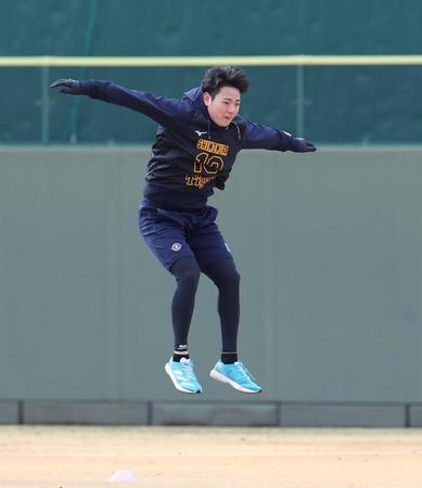 　アップをする下村（撮影・中田匡峻）