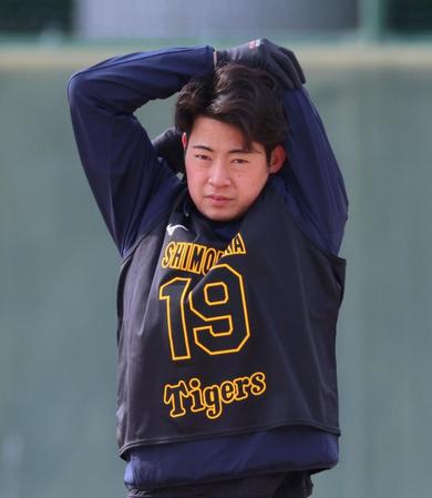 阪神ドラフト１位・下村が背中の張りで別メニュー調整　キャッチボール中にトレーナーからストップかかる