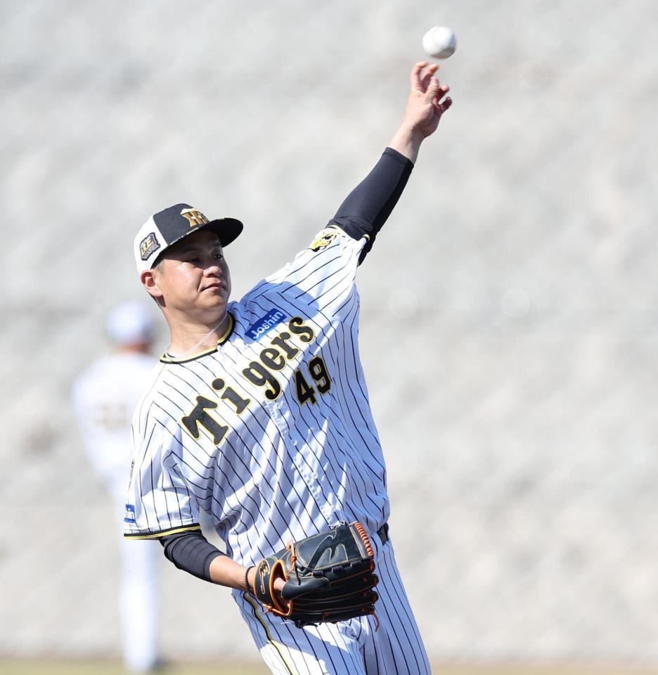 　キャッチボールをする大竹（撮影・中田匡峻）