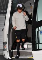 　球場入りする西勇（撮影・中田匡峻）