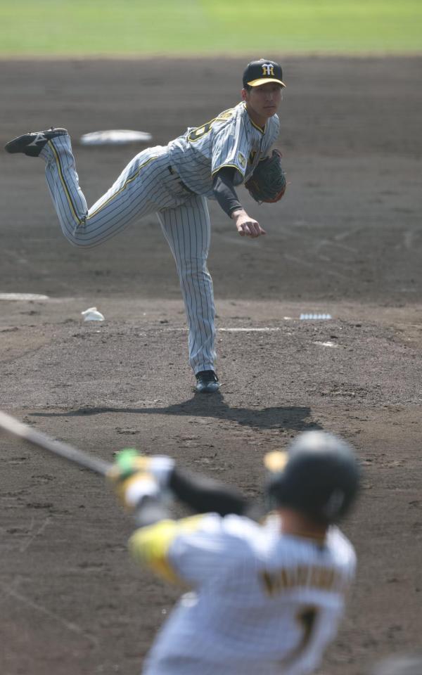 　１回、森下を三ゴロに打ち取る茨木（撮影・中田匡峻）