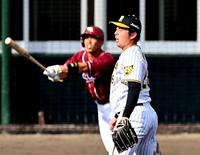 　９回、堀内に２ランを打たれる椎葉（撮影・飯室逸平）