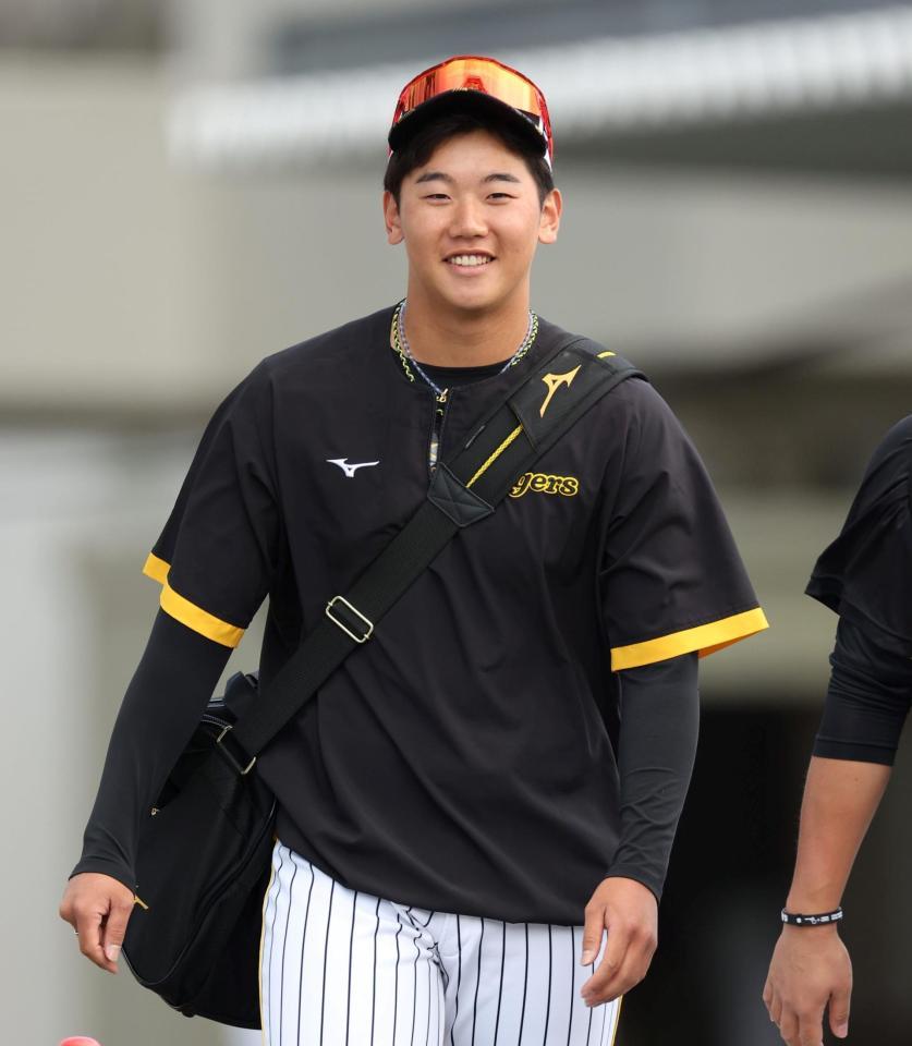 　笑顔を見せる門別（撮影・中田匡峻）