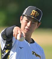 　入念に調整する下村（撮影・北村雅宏）