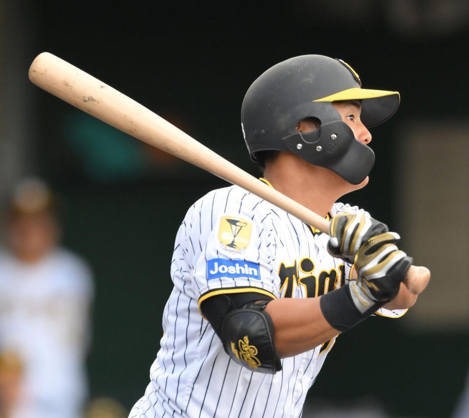 　２回、右越え２ランを放つ前川（撮影・伊藤笙子）