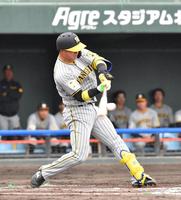 　２回、二塁打を放つ森下（撮影・持木克友）