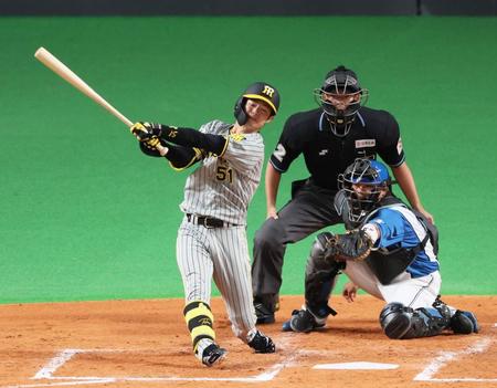 阪神・中野が逆転打　オープン戦１０打席目での初安打が２点二塁打