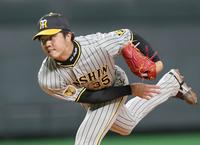 　先発し、投げ込む才木（撮影・田中太一）