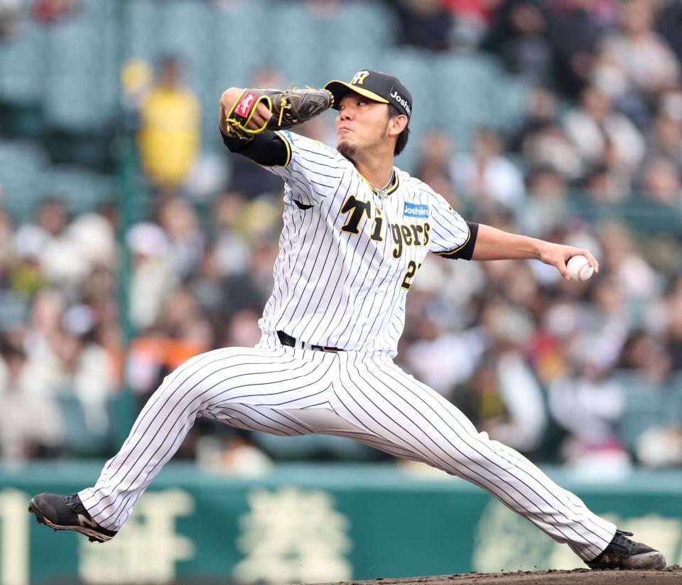 　力投する先発投手の伊藤将（撮影・中田匡峻）