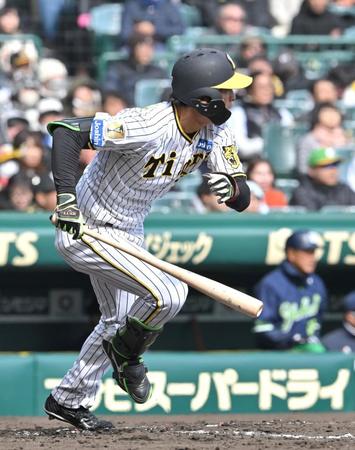 　３回、２点適時打を放つ高寺（撮影・北村雅宏）