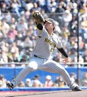 　ロッテ戦に先発する伊藤将（撮影・西岡正）