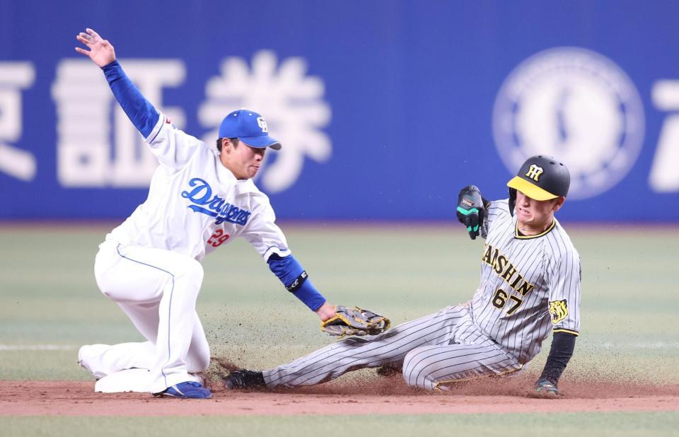 　５回、二盗に失敗する高寺（撮影・中田匡峻）