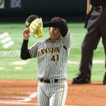 　２回、牧原大成に２ランを浴びた村上（撮影・中田匡峻）