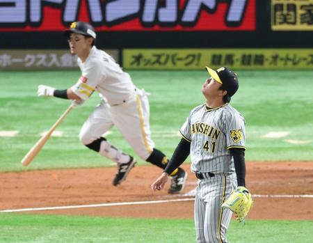 　２回、２ランを浴びた村上（撮影・中田匡峻）