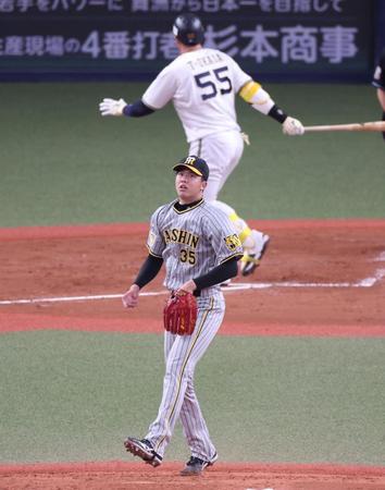 　４回、Ｔ-岡田を空振り三振に斬った才木（撮影・中田匡峻）