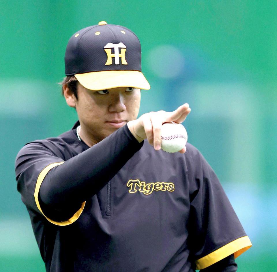 　登板に向け調整する村上（撮影・山口登）