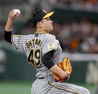 　先発し投げ込む大竹（撮影・田中太一）