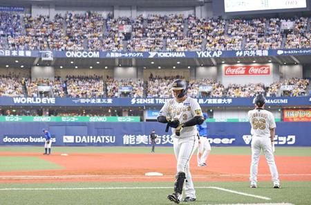 　８回、大飛球もむなしく、中飛に倒れた大山（撮影・中田匡峻）