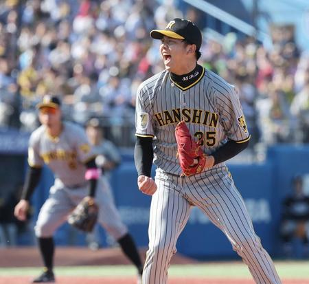 　５回、西川を空振り三振にしとめ雄たけびをあげる才木（撮影・金田祐二）