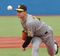 　先発し、投げ込む大竹（撮影・田中太一）